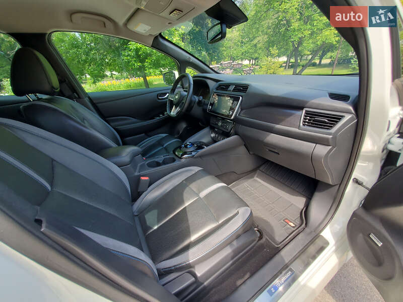 Хетчбек Nissan Leaf 2019 в Дніпрі