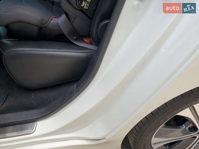 Хетчбек Nissan Leaf 2019 в Дніпрі