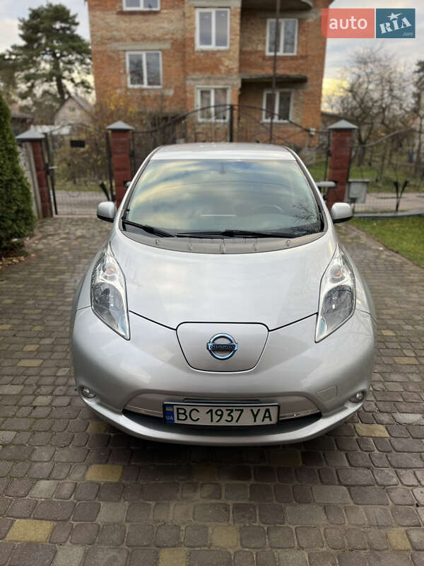 Хетчбек Nissan Leaf 2015 в Львові
