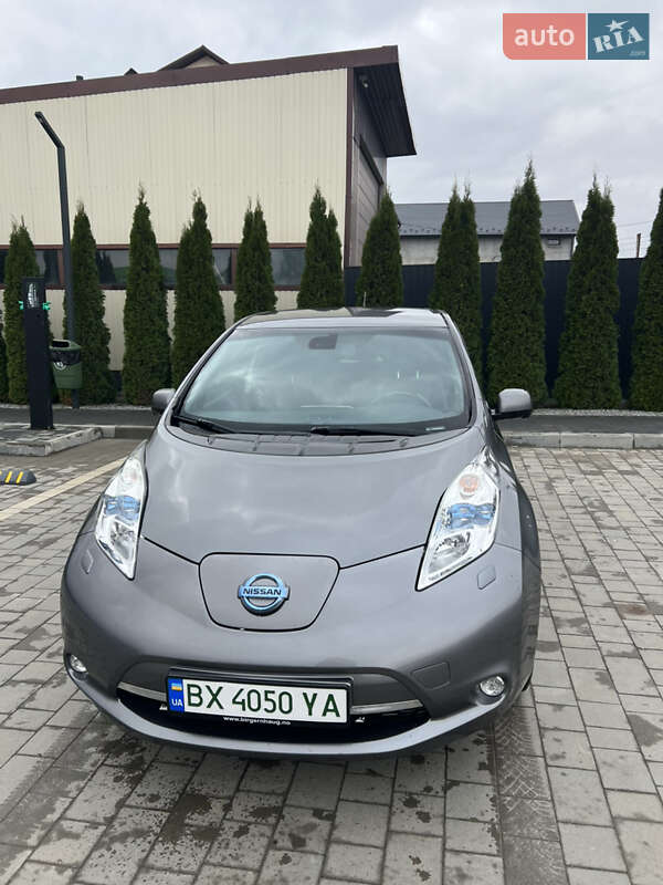 Хэтчбек Nissan Leaf 2014 в Каменец-Подольском фото 5 Хэтчбек Nissan Leaf 2014 в Каменец-Подольском