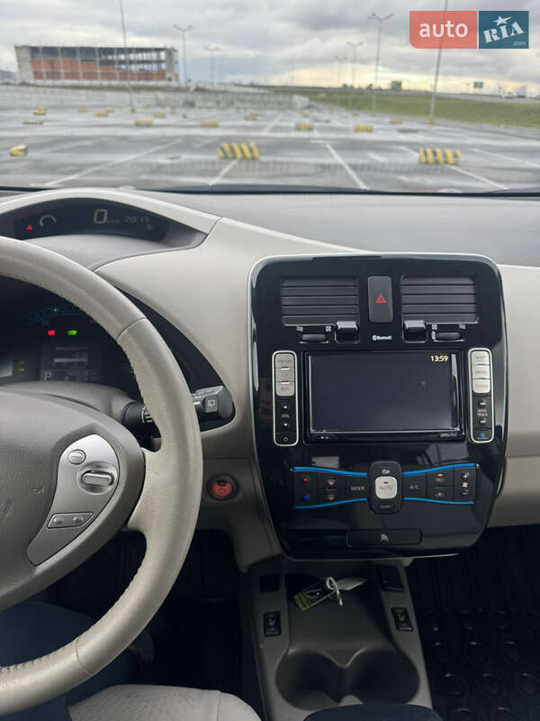 Хетчбек Nissan Leaf 2012 в Львові