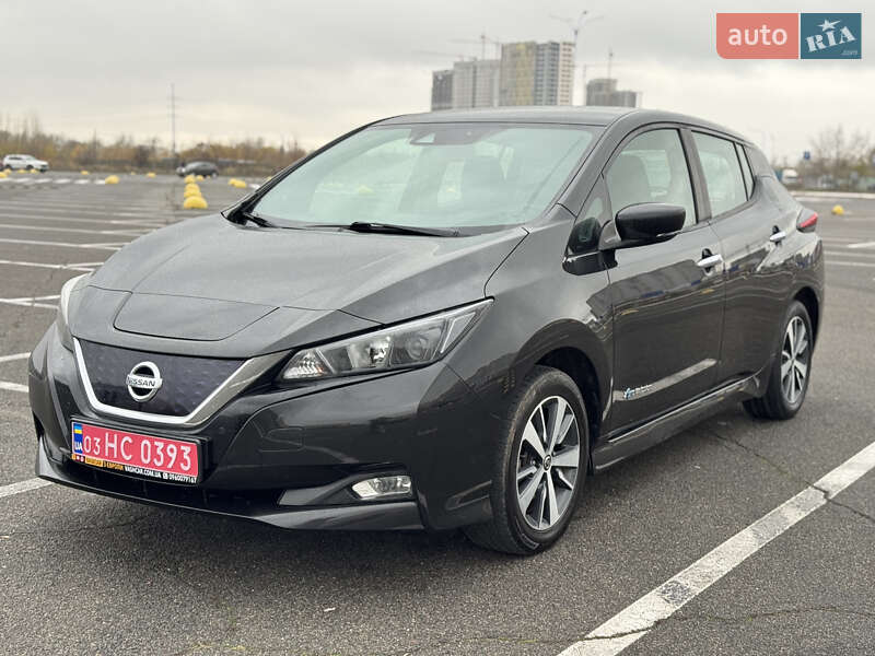 Хэтчбек Nissan Leaf 2018 в Киеве