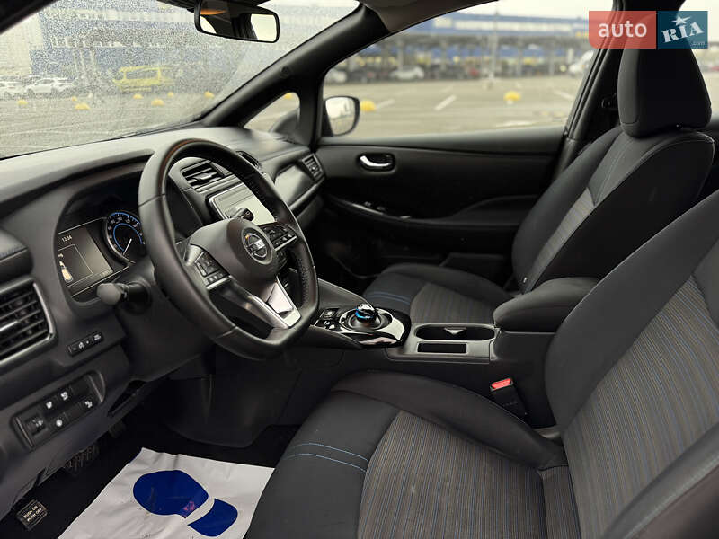 Хэтчбек Nissan Leaf 2018 в Киеве