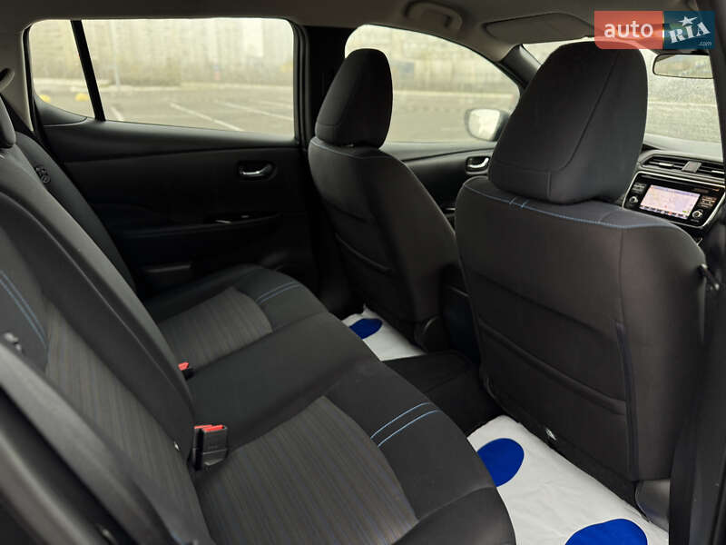 Хэтчбек Nissan Leaf 2018 в Киеве