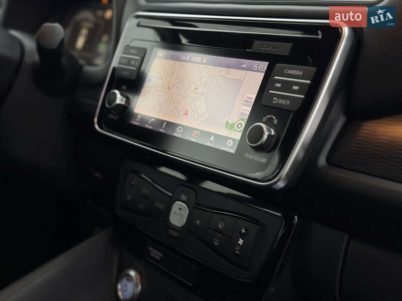 Хэтчбек Nissan Leaf 2018 в Киеве