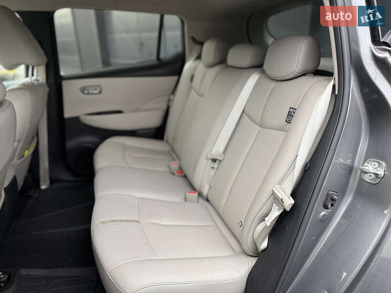 Хетчбек Nissan Leaf 2018 в Городку