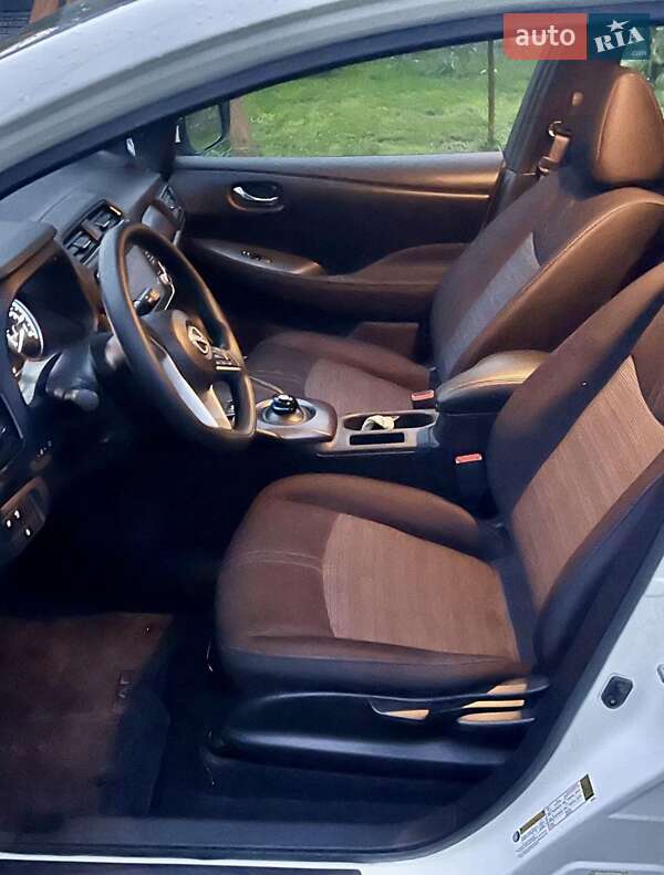 Хетчбек Nissan Leaf 2023 в Полтаві