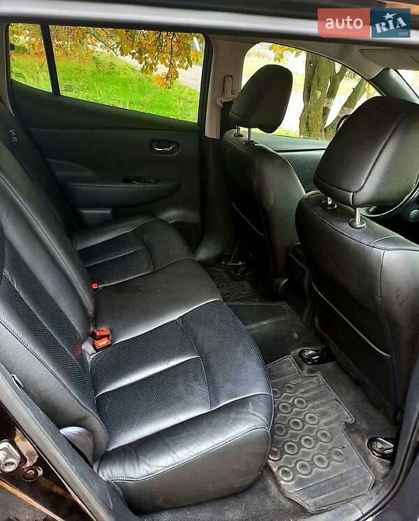 Хетчбек Nissan Leaf 2013 в Дніпрі