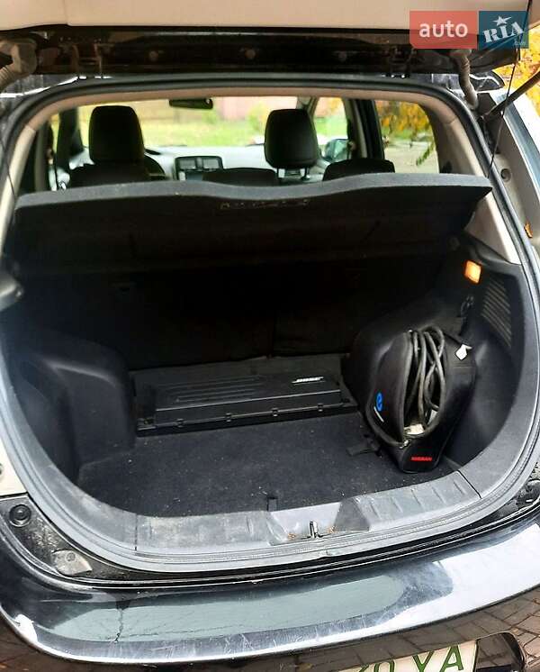 Хетчбек Nissan Leaf 2013 в Дніпрі