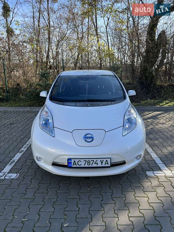 Хэтчбек Nissan Leaf 2013 в Луцке фото Хэтчбек Nissan Leaf 2013 в Луцке