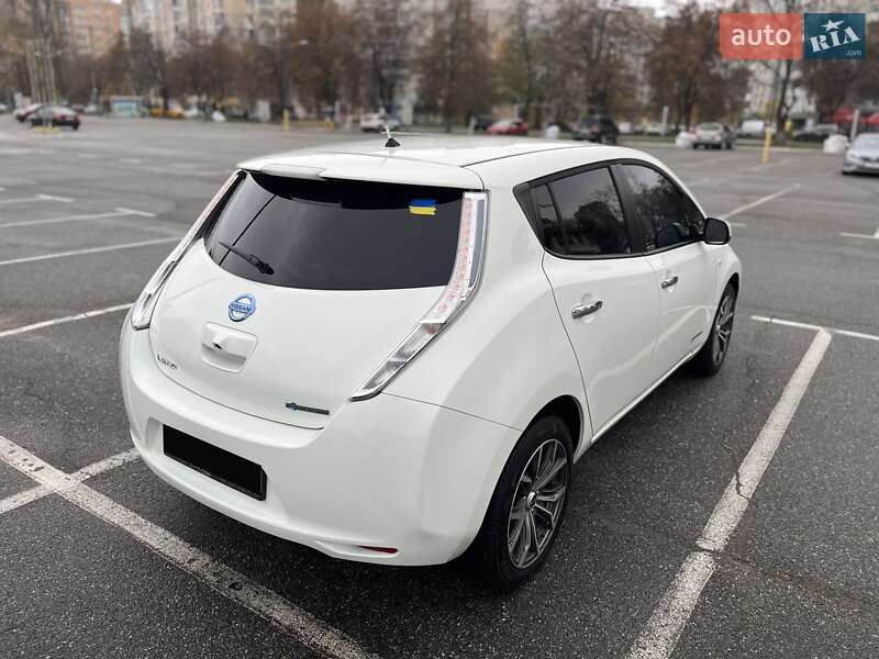 Хэтчбек Nissan Leaf 2016 в Киеве