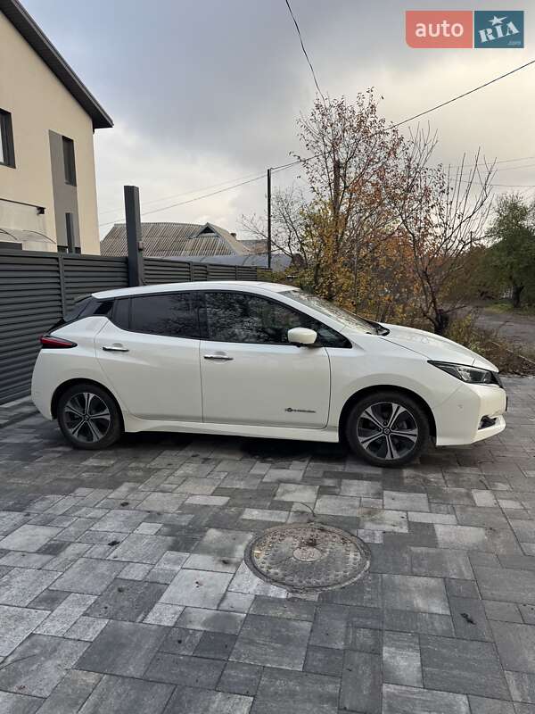 Хэтчбек Nissan Leaf 2019 в Днепре