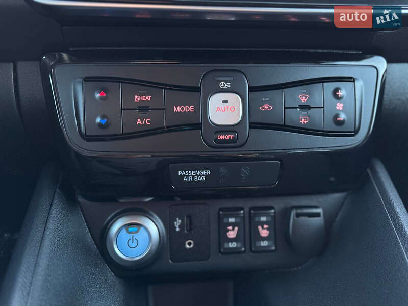 Хэтчбек Nissan Leaf 2018 в Львове