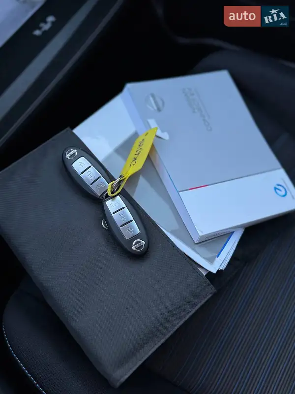 Хэтчбек Nissan Leaf 2018 в Львове документ