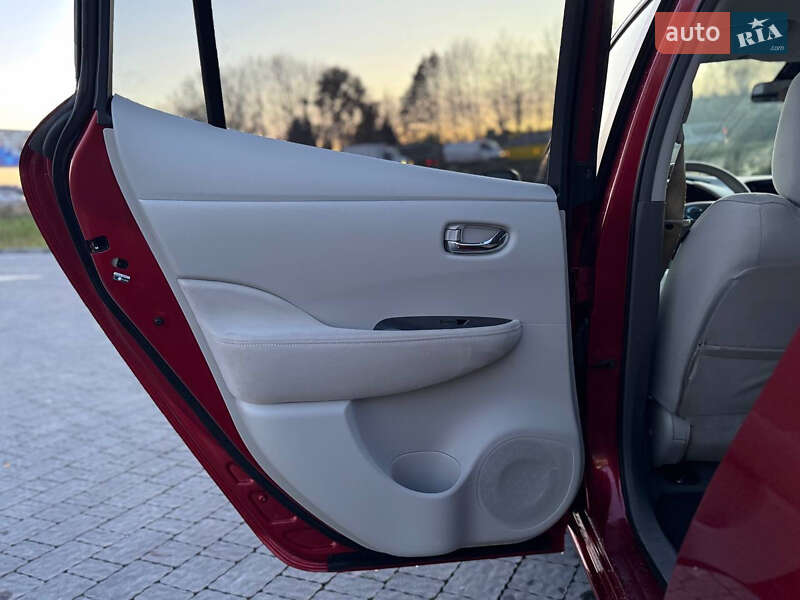 Хэтчбек Nissan Leaf 2013 в Львове фото 20 Хэтчбек Nissan Leaf 2013 в Львове