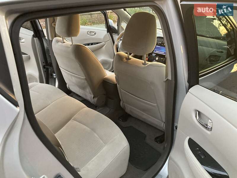 Хэтчбек Nissan Leaf 2013 в Золочеве фото 13 Хэтчбек Nissan Leaf 2013 в Золочеве