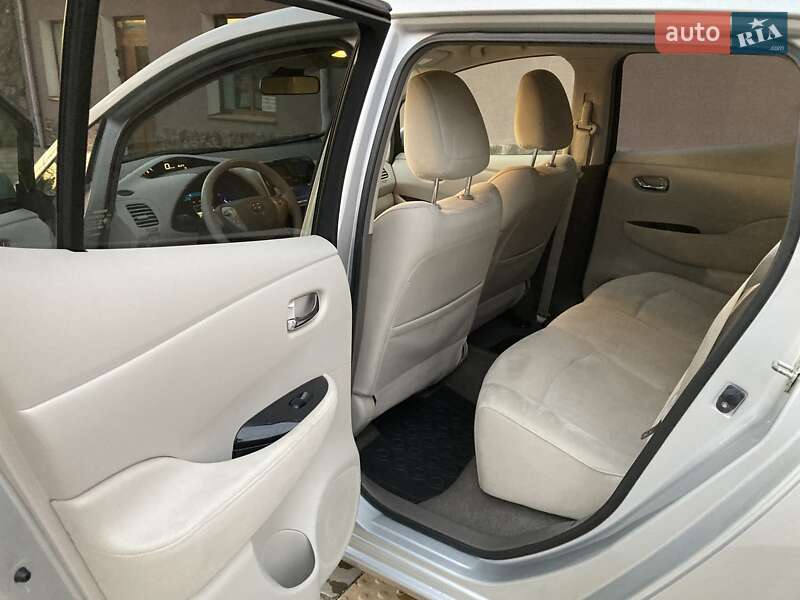Хэтчбек Nissan Leaf 2013 в Золочеве фото 18 Хэтчбек Nissan Leaf 2013 в Золочеве