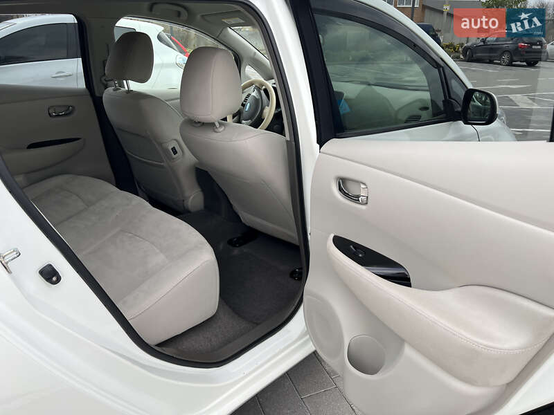 Хэтчбек Nissan Leaf 2013 в Виннице