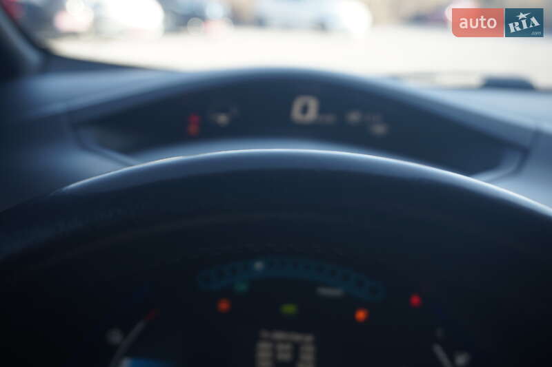 Хэтчбек Nissan Leaf 2013 в Самборе фото 29 Хэтчбек Nissan Leaf 2013 в Самборе