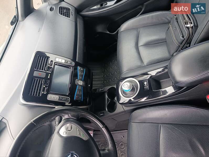 Хэтчбек Nissan Leaf 2016 в Киеве фото 44 Хэтчбек Nissan Leaf 2016 в Киеве