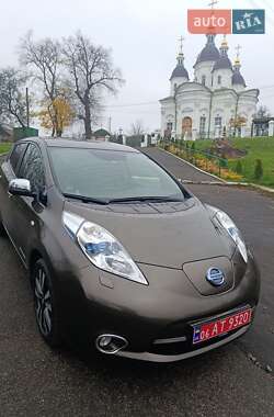 Хэтчбек Nissan Leaf 2016 в Киеве