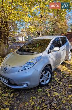 Хэтчбек Nissan Leaf 2012 в Одессе
