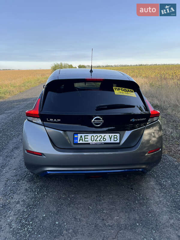 Хэтчбек Nissan Leaf 2018 в Соленом