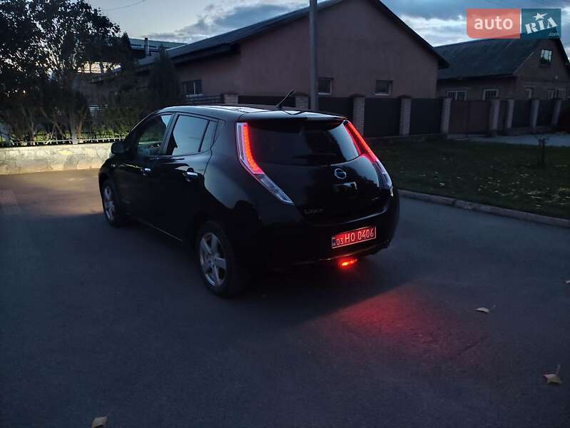 Хэтчбек Nissan Leaf 2012 в Умани фото Хэтчбек Nissan Leaf 2012 в Умани