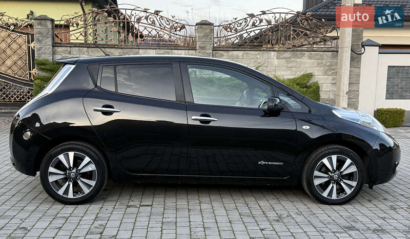 Хэтчбек Nissan Leaf 2015 в Ровно