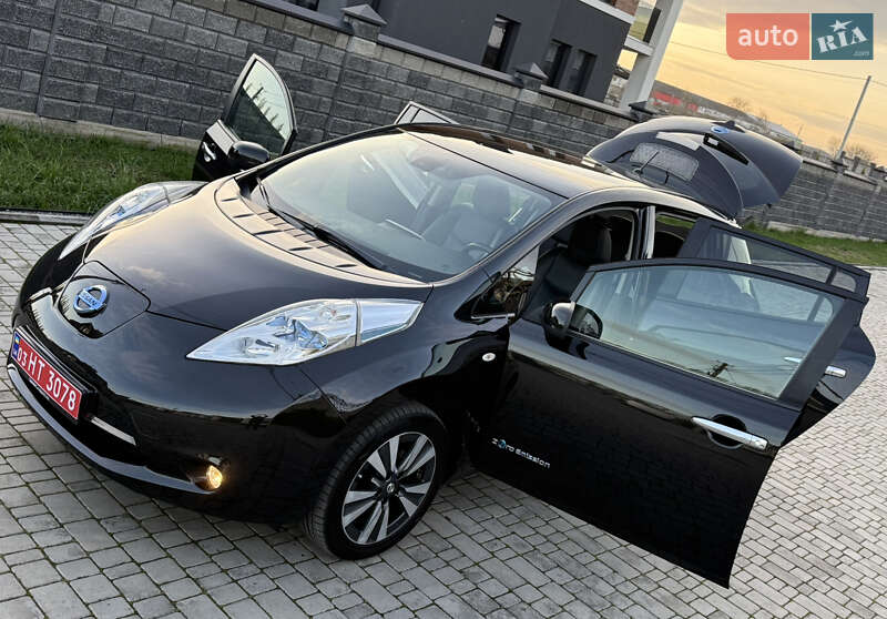 Хэтчбек Nissan Leaf 2015 в Ровно