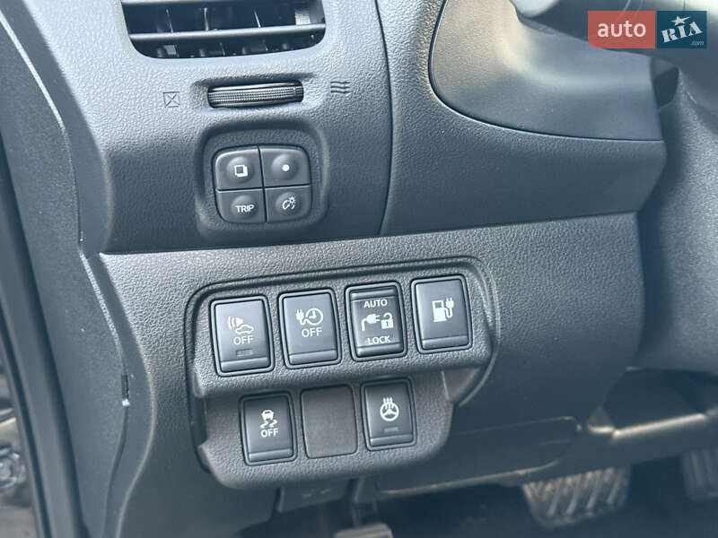 Хэтчбек Nissan Leaf 2015 в Ровно