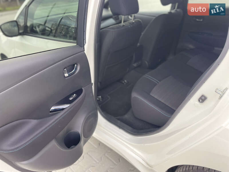 Хэтчбек Nissan Leaf 2020 в Кропивницком