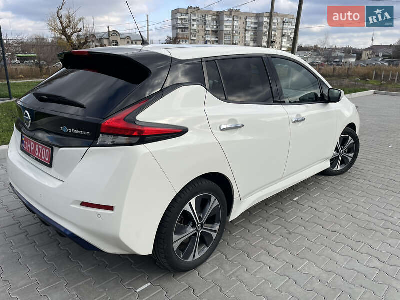 Хэтчбек Nissan Leaf 2020 в Кропивницком