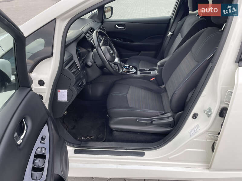 Хэтчбек Nissan Leaf 2020 в Кропивницком