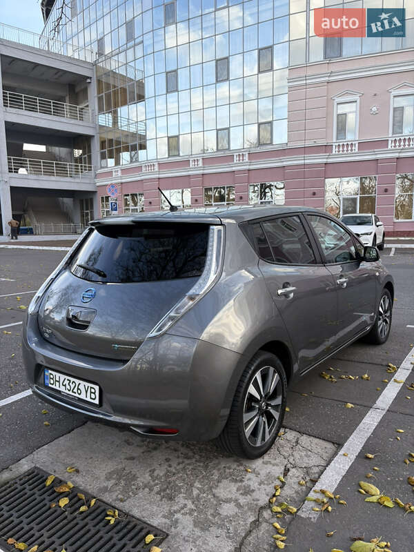 Хэтчбек Nissan Leaf 2015 в Одессе