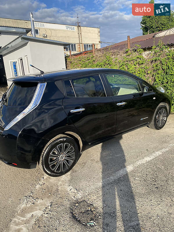 Хэтчбек Nissan Leaf 2011 в Ивано-Франковске фото 2 Хэтчбек Nissan Leaf 2011 в Ивано-Франковске