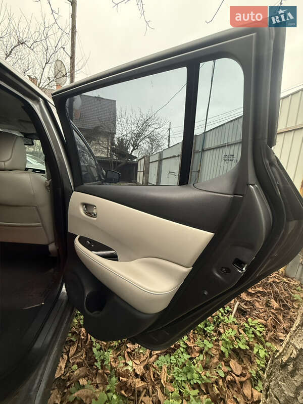 Хэтчбек Nissan Leaf 2018 в Киеве