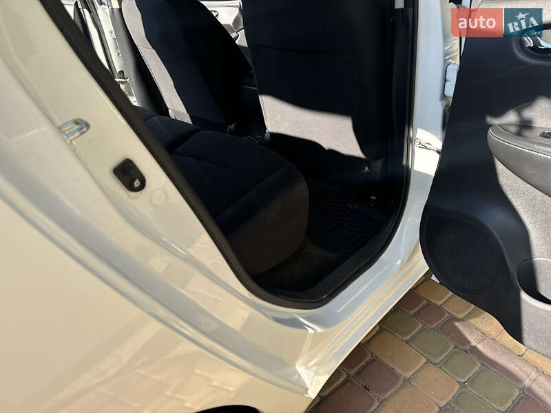 Хэтчбек Nissan Leaf 2014 в Виннице фото 19 Хэтчбек Nissan Leaf 2014 в Виннице