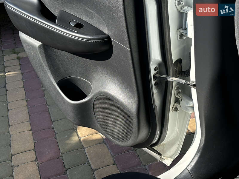 Хэтчбек Nissan Leaf 2014 в Виннице фото 21 Хэтчбек Nissan Leaf 2014 в Виннице