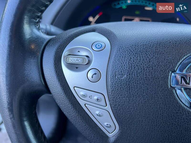 Хэтчбек Nissan Leaf 2014 в Львове