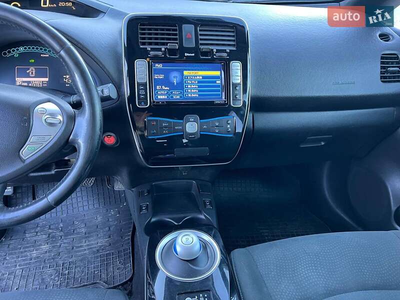 Хэтчбек Nissan Leaf 2014 в Львове