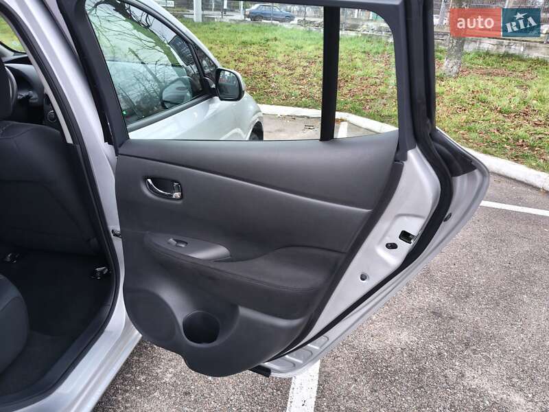 Хэтчбек Nissan Leaf 2014 в Житомире фото 23 Хэтчбек Nissan Leaf 2014 в Житомире