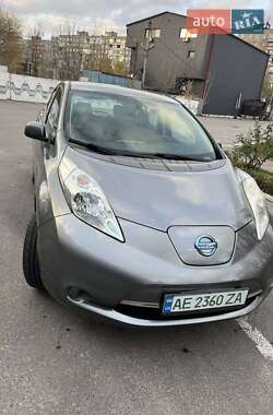Хетчбек Nissan Leaf 2017 в Дніпрі