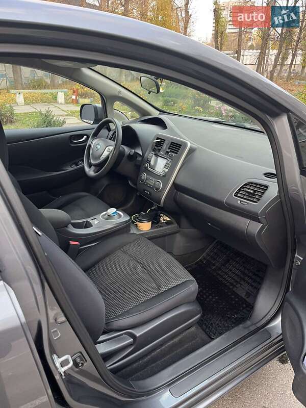 Хэтчбек Nissan Leaf 2017 в Днепре