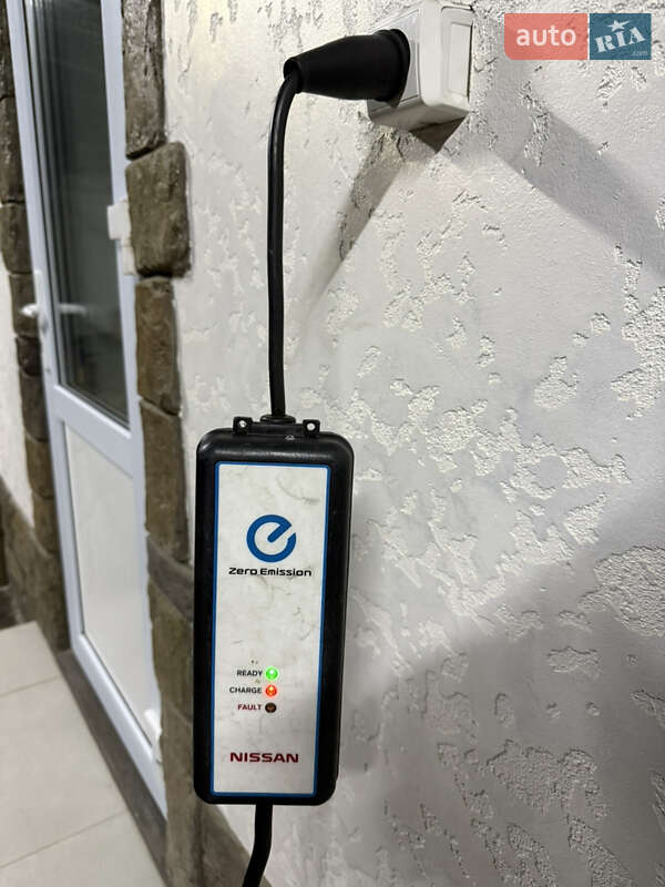 Хэтчбек Nissan Leaf 2012 в Умани фото 9 Хэтчбек Nissan Leaf 2012 в Умани