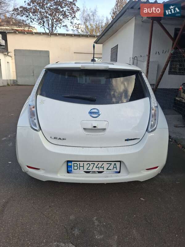Хэтчбек Nissan Leaf 2015 в Одессе фото 2 Хэтчбек Nissan Leaf 2015 в Одессе