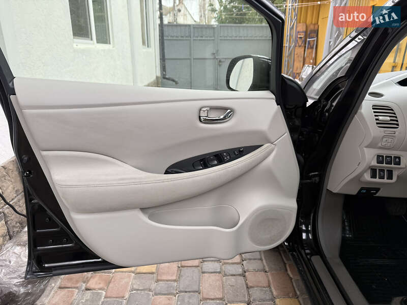 Хэтчбек Nissan Leaf 2012 в Умани фото 43 Хэтчбек Nissan Leaf 2012 в Умани