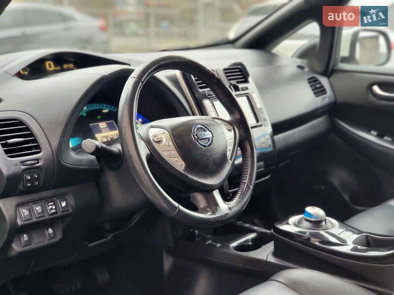 Хетчбек Nissan Leaf 2015 в Києві