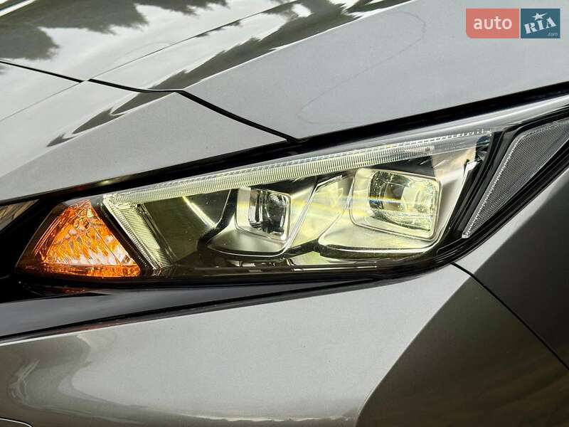 Хэтчбек Nissan Leaf 2021 в Самборе