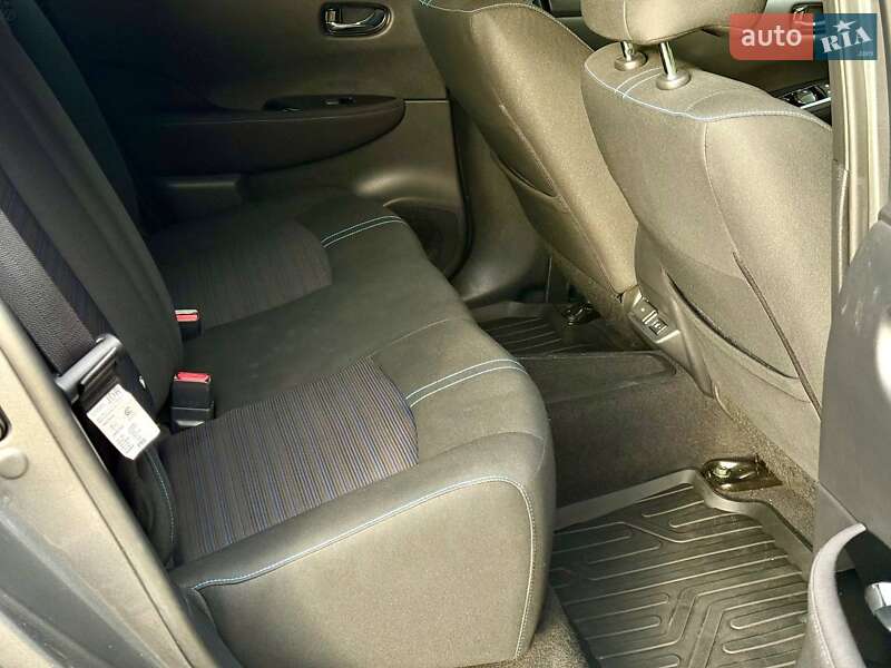 Хэтчбек Nissan Leaf 2021 в Самборе